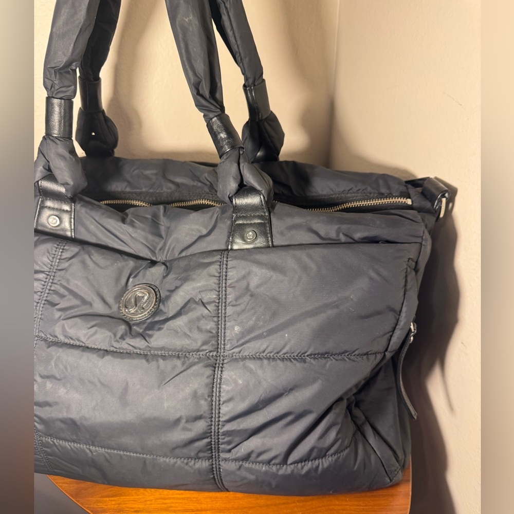 Lululemon Bon Voyage Duffel Bag - Picture 5 of 11